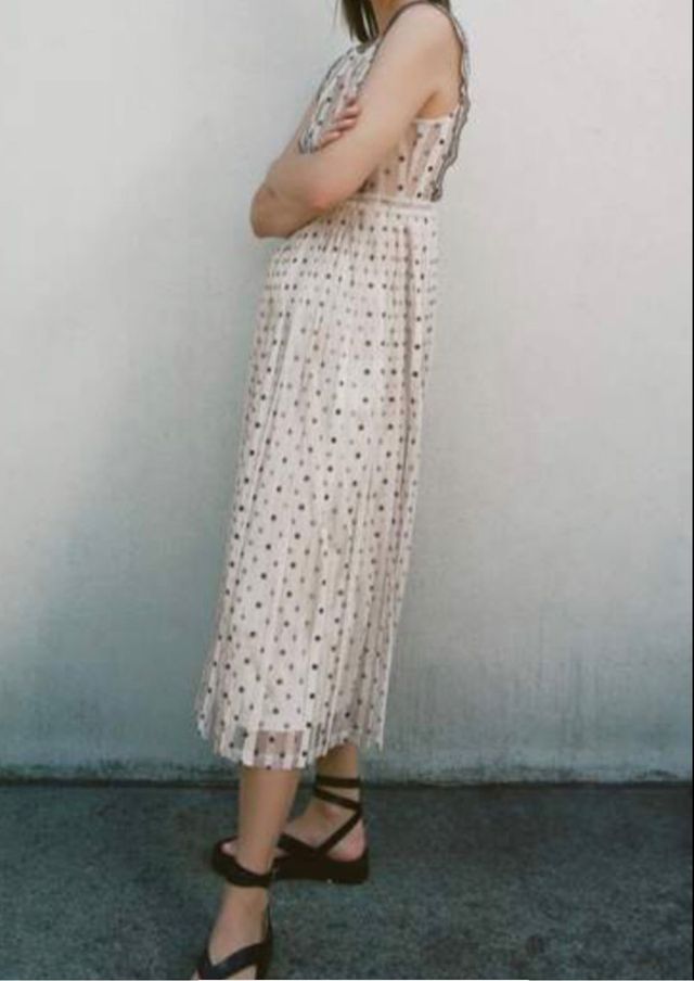 Vestido de Zara con lunares