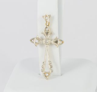 Colgante antiguo en oro amarillo 18k y diamantes