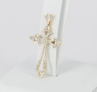 Colgante antiguo en oro amarillo 18k y diamantes