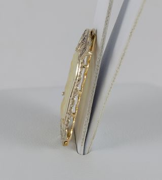 Colgante antiguo en oro amarillo 18k y nácar