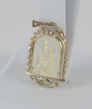 Colgante antiguo en oro amarillo 18k y nácar