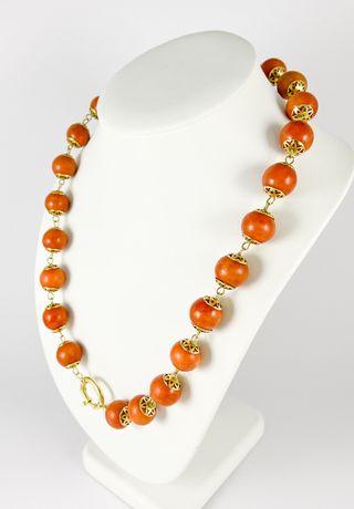 Collar de coral rojo con oro amarillo 18k