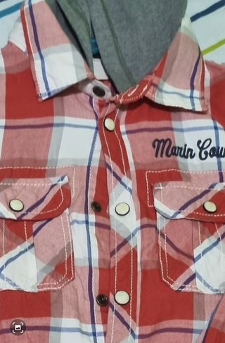 CAMISA CON CAPUCHA 7-8 AÑOS