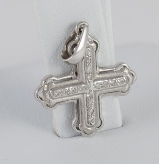 Colgante en oro blanco 18k con brillantes