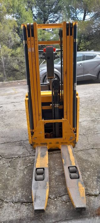 Apilador Jungheinrich 4200mm 1400kg