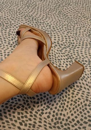 sandalias de tacón 