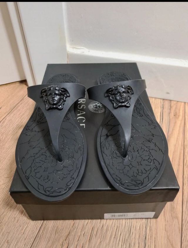 Sandalias Versace negras