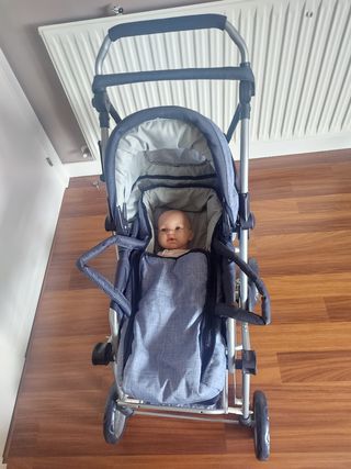 Carrito de muñecas con capota