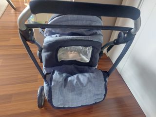 Carrito de muñecas con capota