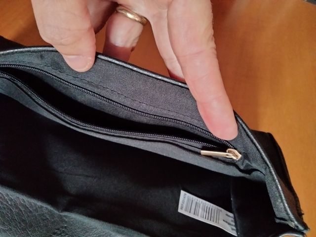 pochette con le borchie