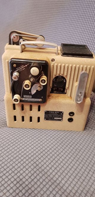 Proyector de cine súper 8. EUMIG WIEN TYPE P8