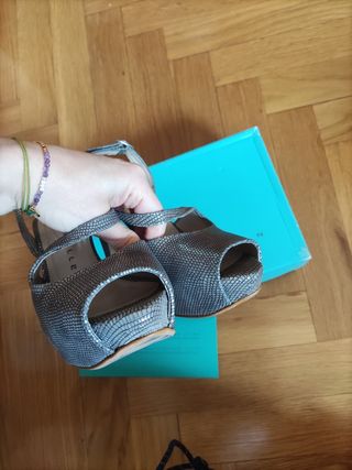 sandalias de tacón gris plata 37 de piel