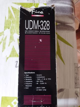 microfono per karaoke. nuovo