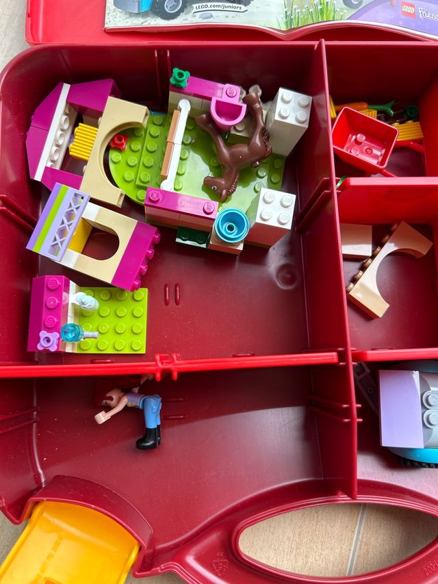 Maletín LEGO friends Granja (10746)