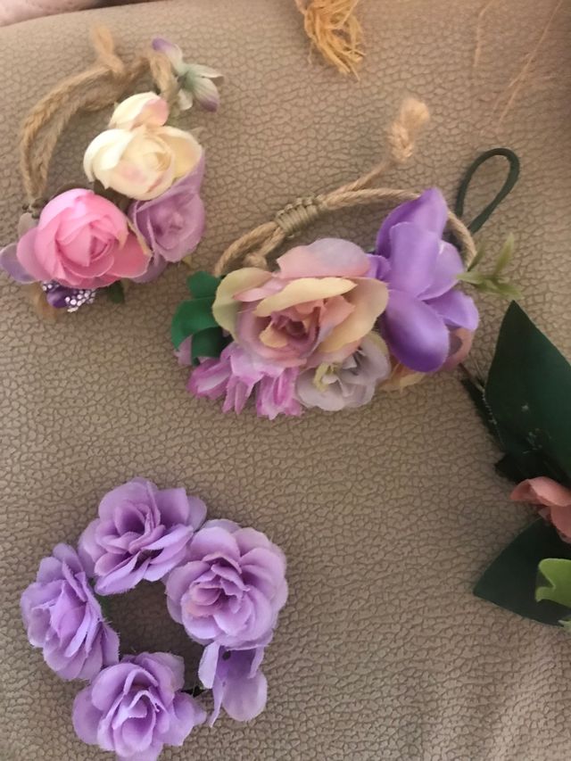 Pulseras de flores de varios tamaños y colores 5 e