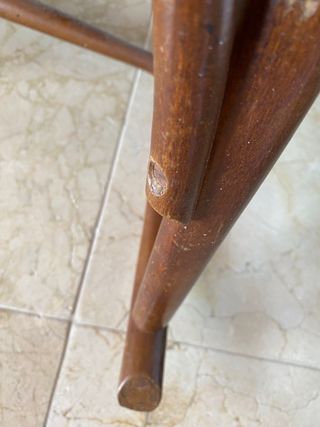 Mecedora antigua arreglada pata