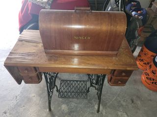 Máquina de coser Singer conpleta