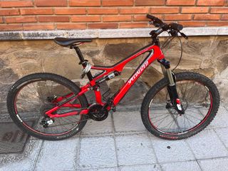 Bicicleta montaña doble suspensión, de carbono