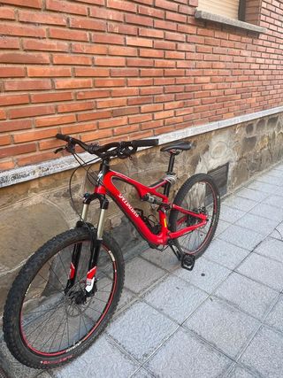 Bicicleta montaña doble suspensión, de carbono