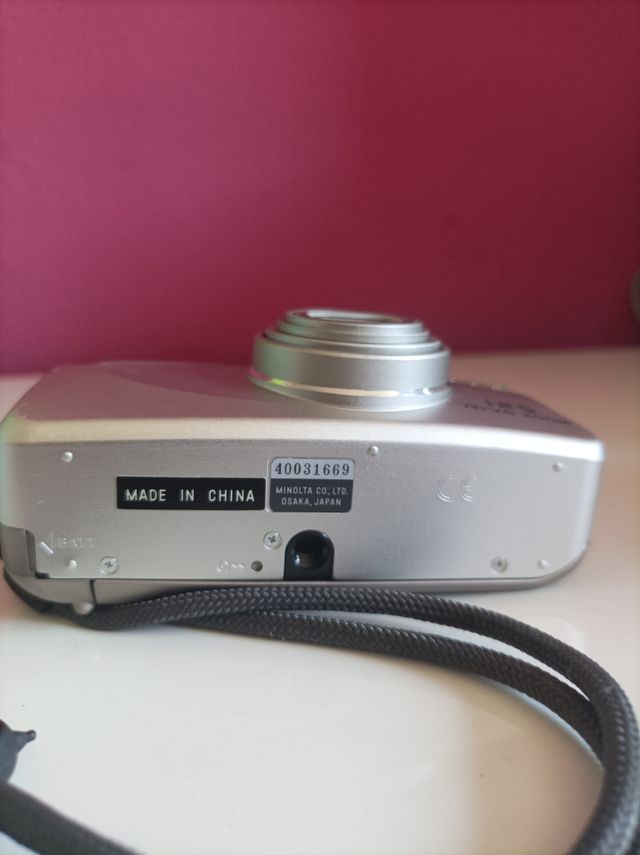 cámara analógica minolta riva zoom 125