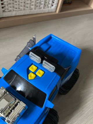 Vehículo fastlane 30cm con luz sonido y movimiento