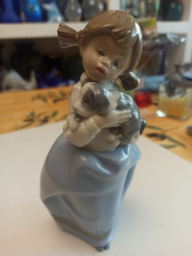 antica statuetta in porcellana Nao