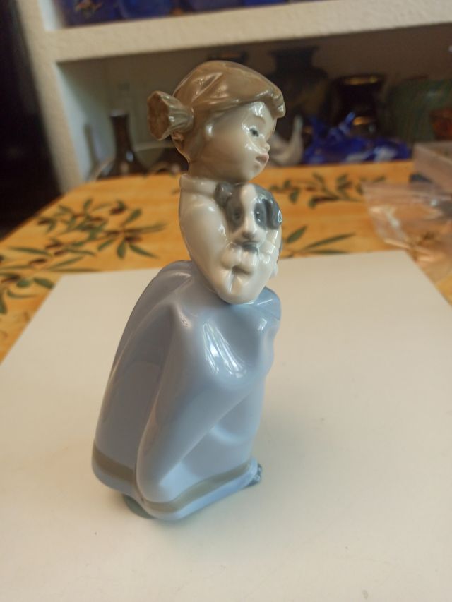 antica statuetta in porcellana Nao