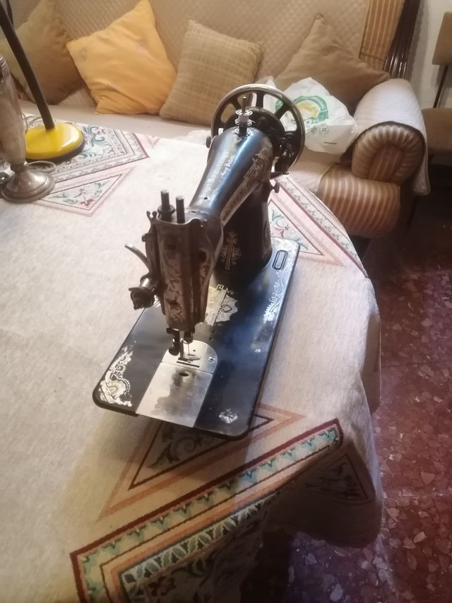 MÁQUINA DE COSER