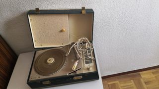 Tocadiscos antiguo 