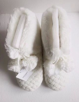 Zapatillas bota casa Oysho