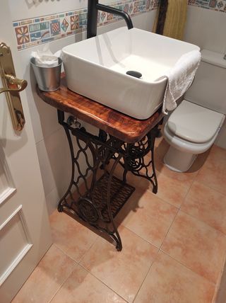 Mueble baño mesa coser hierro madera Singer Alfa