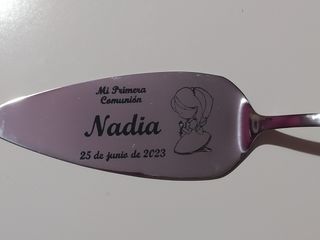 Pala personalizada para cortar tarta.