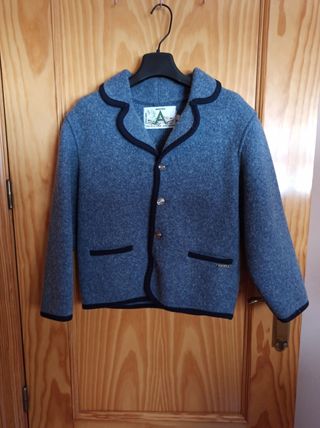Chaqueta austriaca azul Ruedas