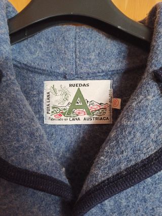 Chaqueta austriaca azul Ruedas