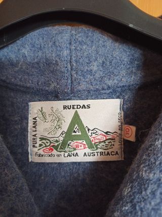 Chaqueta austriaca azul Ruedas