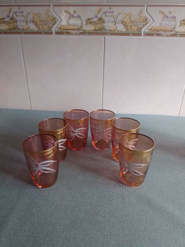 Juego de jarra y vasos