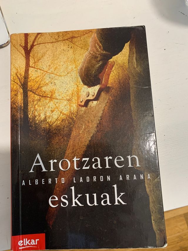Arotzaren eskuak