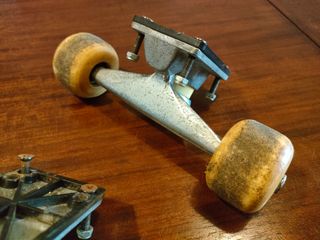 Pack 2 Ejes de Skate. Puentes + Ruedas y Cojinetes