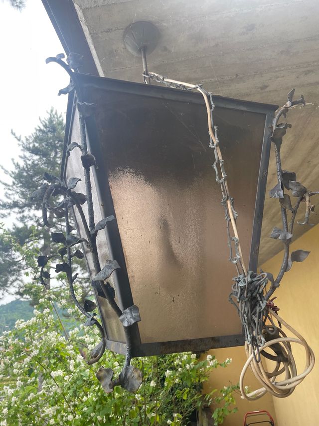 Lampione in ferro battuto