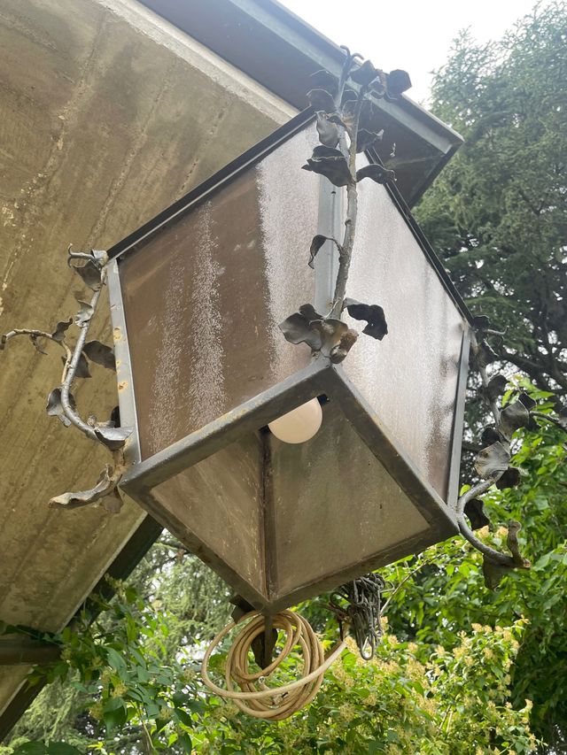 Lampione in ferro battuto