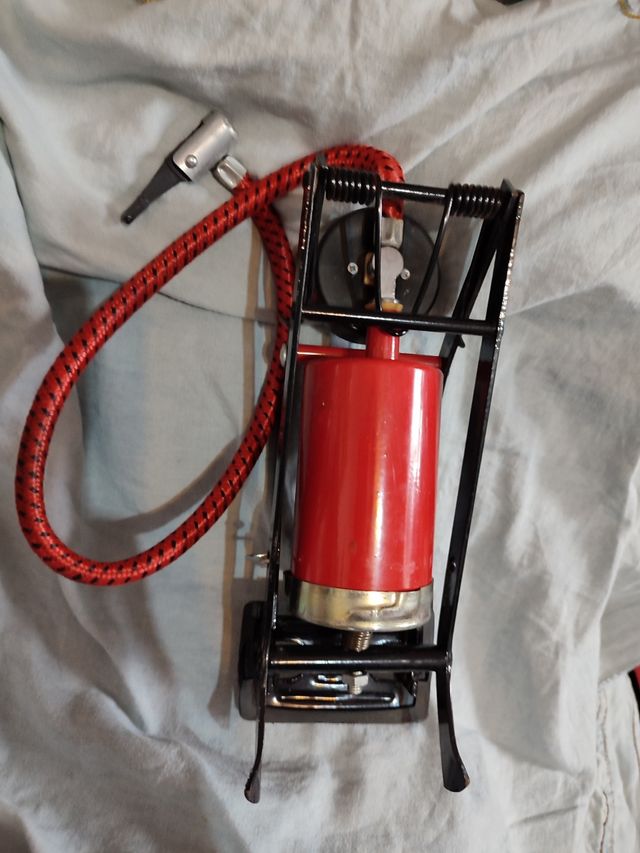 Bomba de aire a pedal