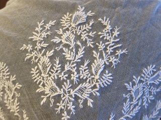 MANTELETA, PEINADOR, PICO DE ENCAJE