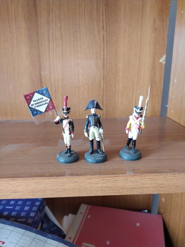 Conjunto de figuras de chumbo