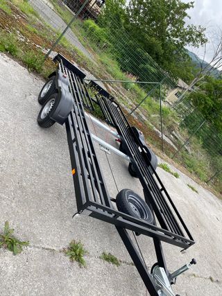 Se alquila plataforma de vehículos 