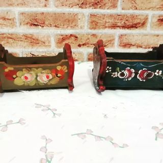 2 culle di legno per le bambole