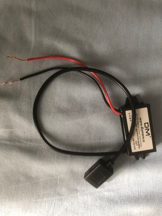 Caricabatterie cellulare per auto 12 volts