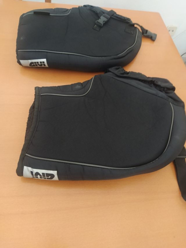 Coprimani per moto Givi con coperchio