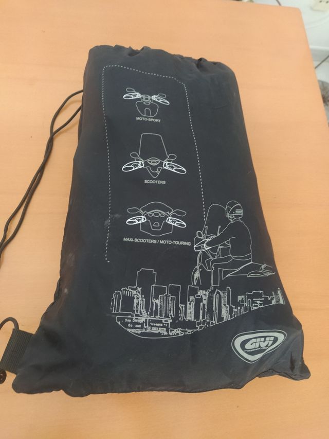 Coprimani per moto Givi con coperchio