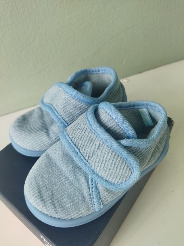Zapatillas num 23 bebé azul
