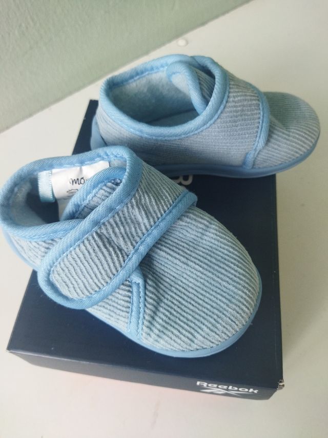 Zapatillas num 23 bebé azul